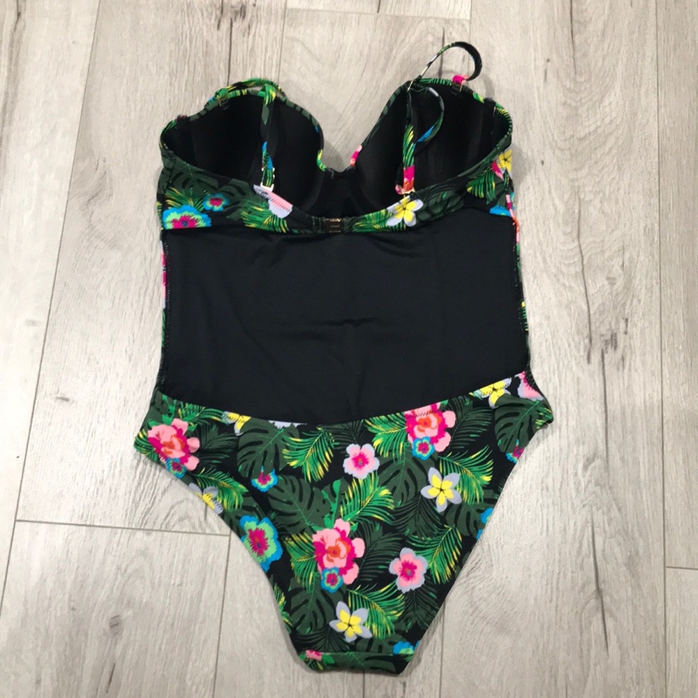 Top shop Maui floral one piece swimsuit - Picture 3 of 6